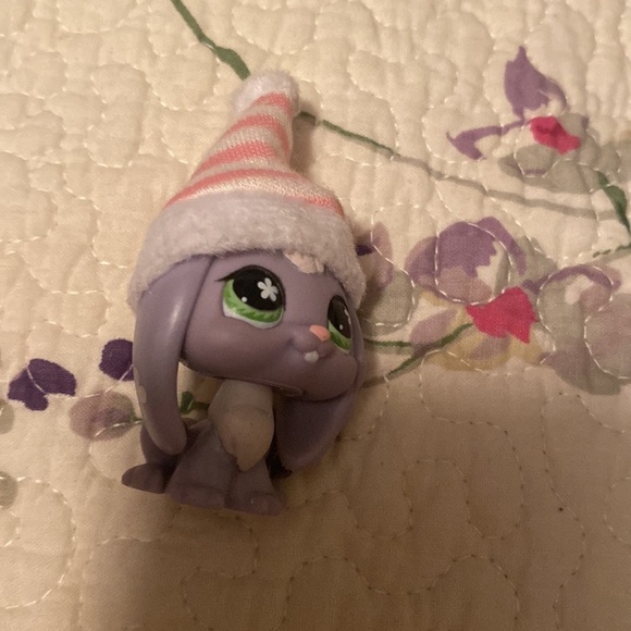 Littlest Pet Shop Pet
Pairs Rabbit (#648) Pet - Picture 4 of 4